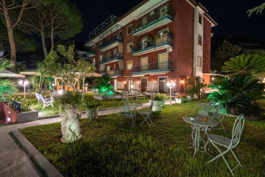 Giardino Archeologico Bed & Breakfast Sorrento Luaran gambar